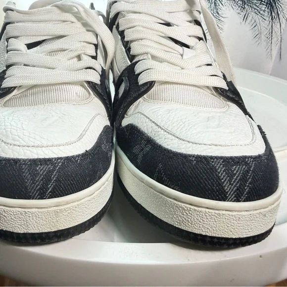 Louis Vuitton Monogram Black and White Sneakers - Picture 13 of 16